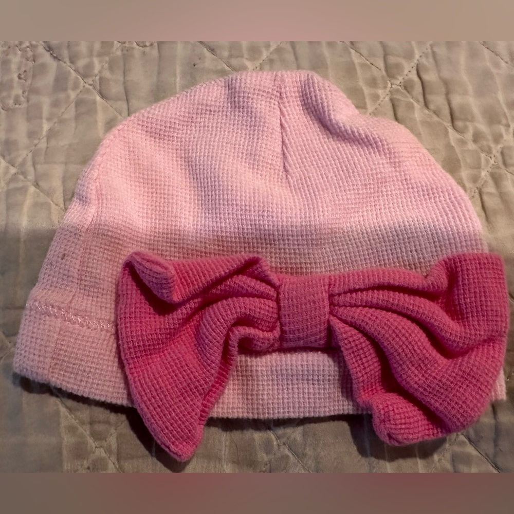 Gerber Pink Knitted Bow Hat- Gerber- Size-0-3 months/8-12 pounds- New-never used